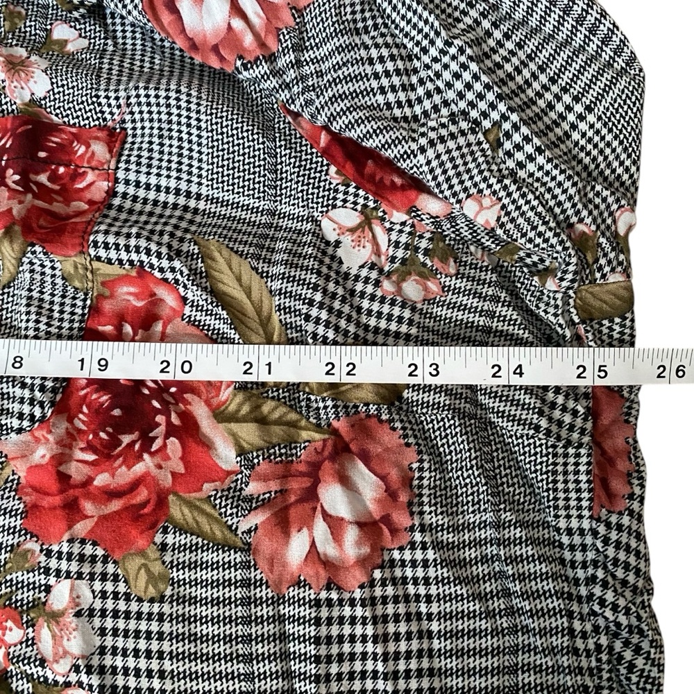 Fred David 2X Floral Graphic Button Down Popover Blouse – Black & White, Rayon - Picture 5 of 7